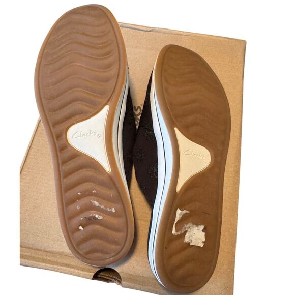 CLARKS Cloudsteppers Breeze Shore Mule
Size US Womens 8 New w/o Box MSRP $65 - Picture 12 of 16